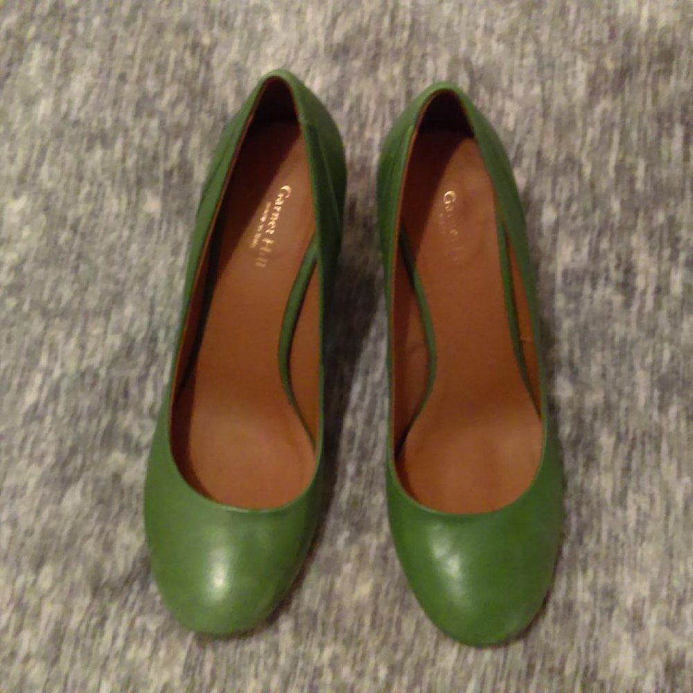 Green Garnet Hill round toe pumps size 9